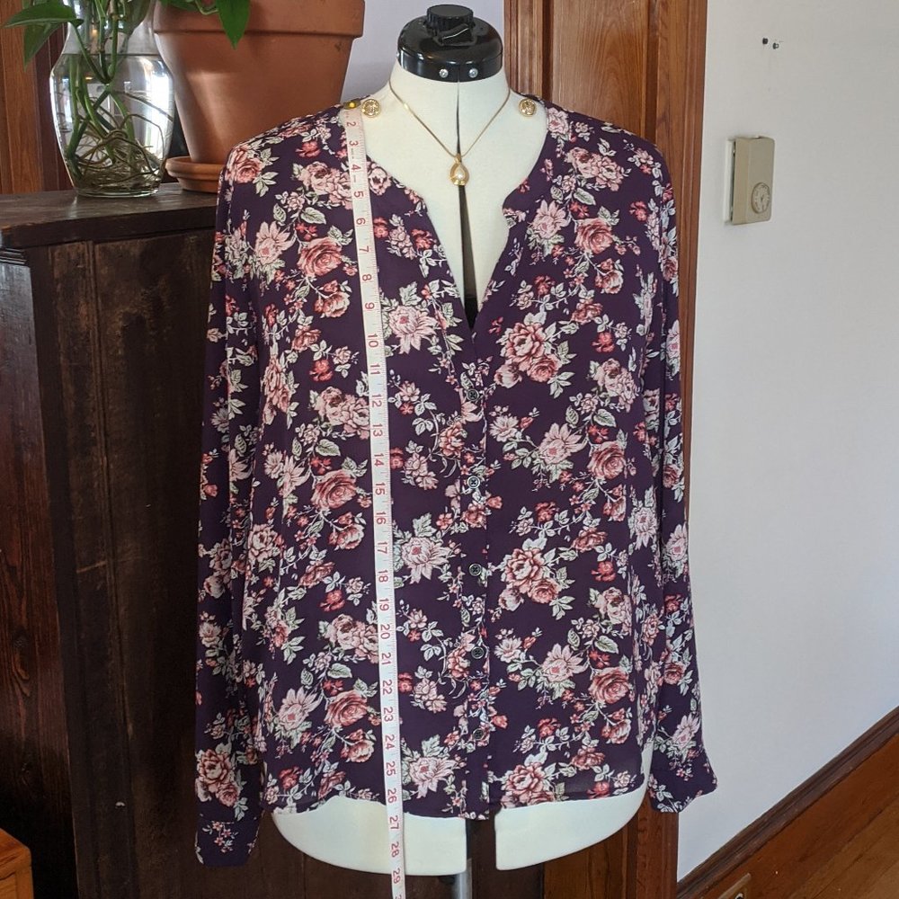 F21+ violet purple & floral button down blouse top - Picture 3 of 8